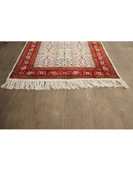 Classic Decorative Silk Table Red Jasmine Patterns