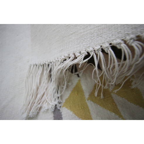 Tapis kilim blanc motif triangle coloré