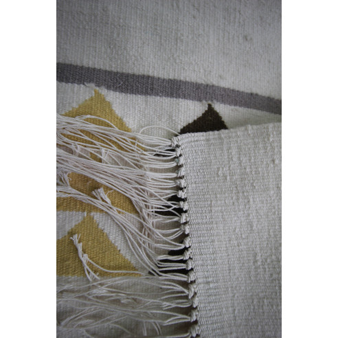 Tapis kilim blanc motif triangle coloré