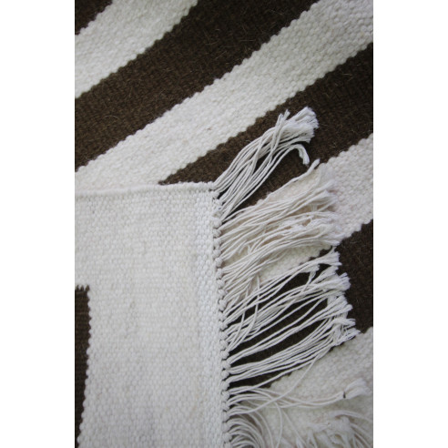 Elégant Tapis Kilim aux formes rectilignes...