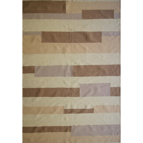 Simple and modern kilim rug in neutral color