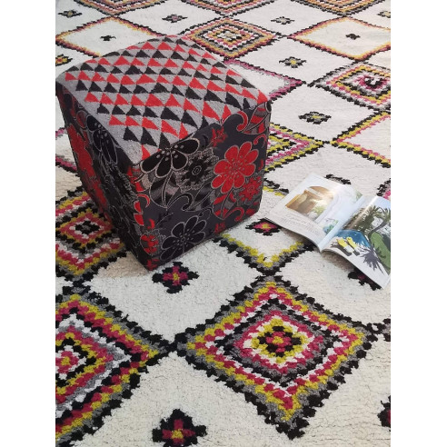 Decorative pouf Cubic shape