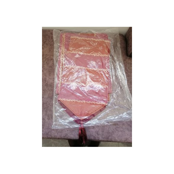 Lot de 4 sets et chemin de table