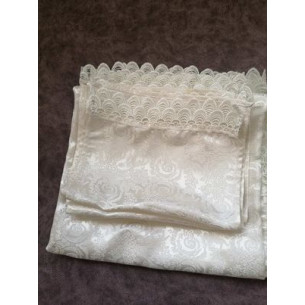 Tablecloths and 6 napkins with embroidery