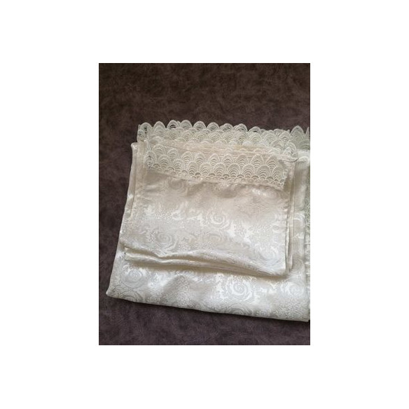 Tablecloths and 6 napkins with embroidery