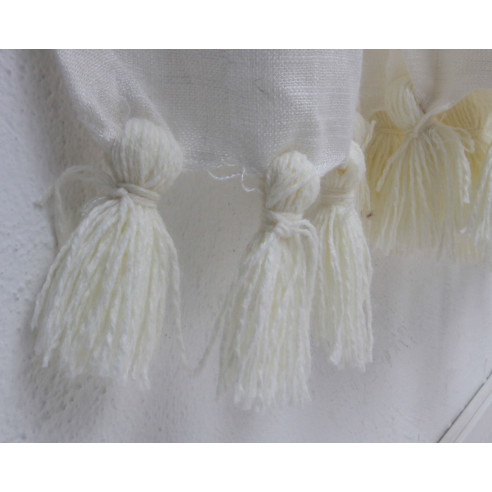 Rideau Hayek Artisanal Pompon