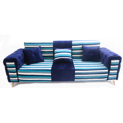 Tina living room in Kilim and blue velvet upholstery